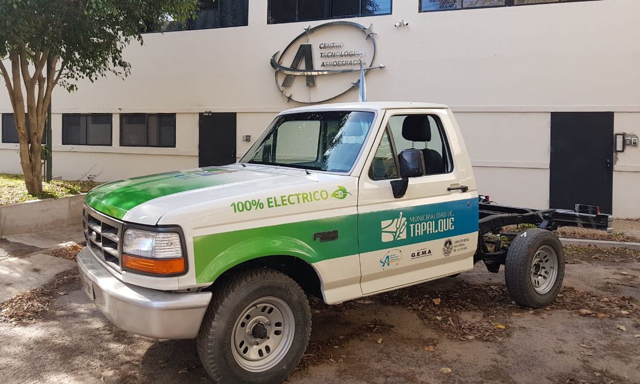 Camioneta eléctrica en el CTA