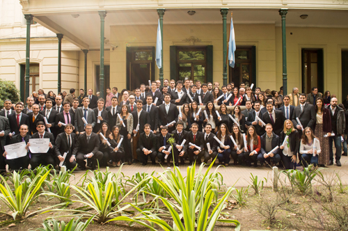 egresados acto academico 5-16