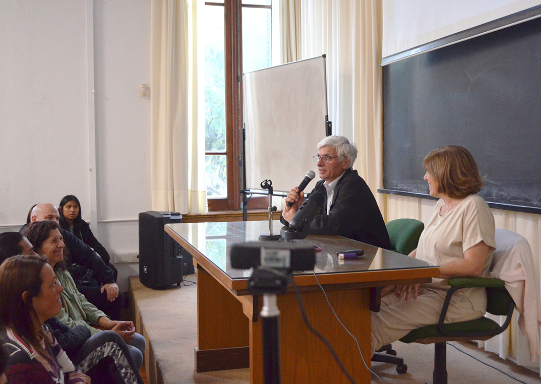 El decano de Ingeniería Marcos Actis junto a la profesora Rossana Di Domenicantonio-2