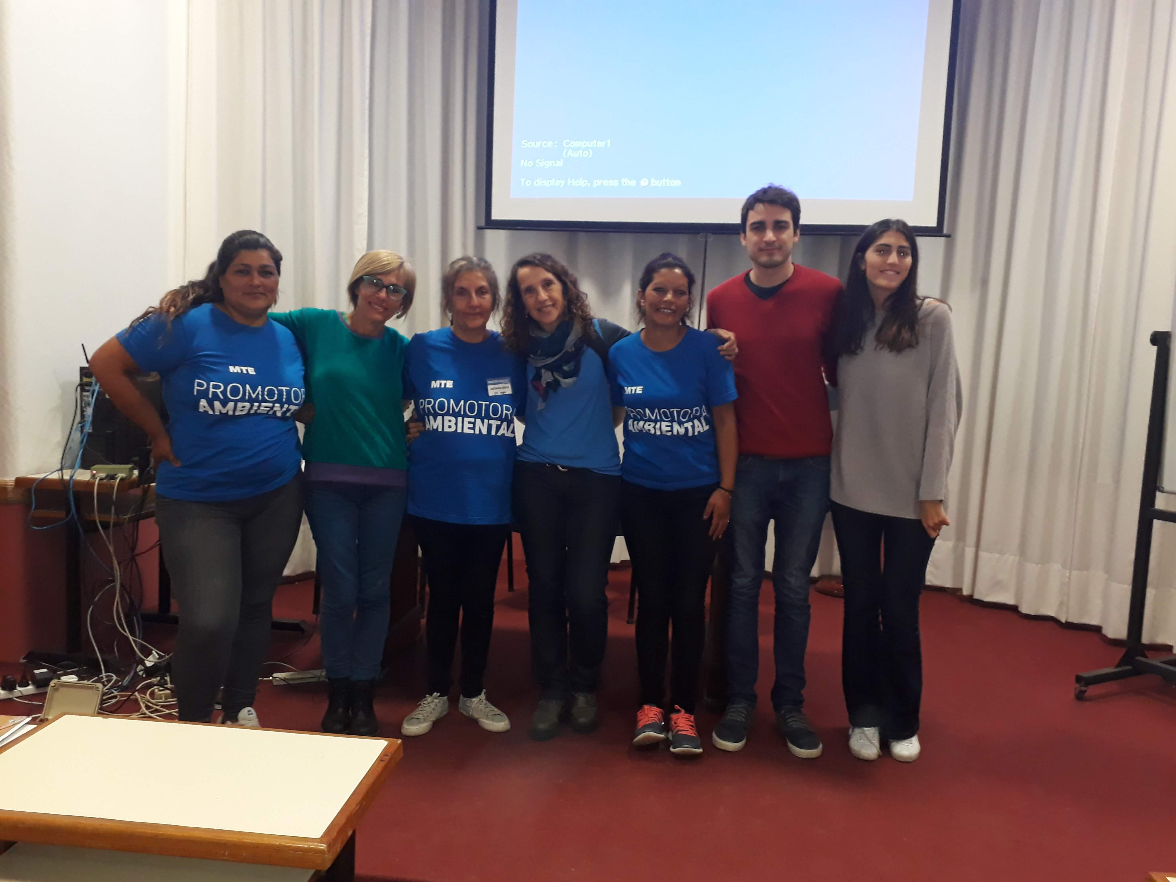 Encuentro de parte del equipo de RSU Ingeniería con promotoras ambientales para la visibilización del trabajo cartonero