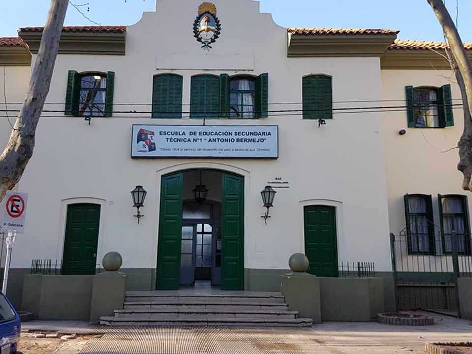 Escuela de Educación Secundaria Técnica N° 1 "Antonio Bermejo"