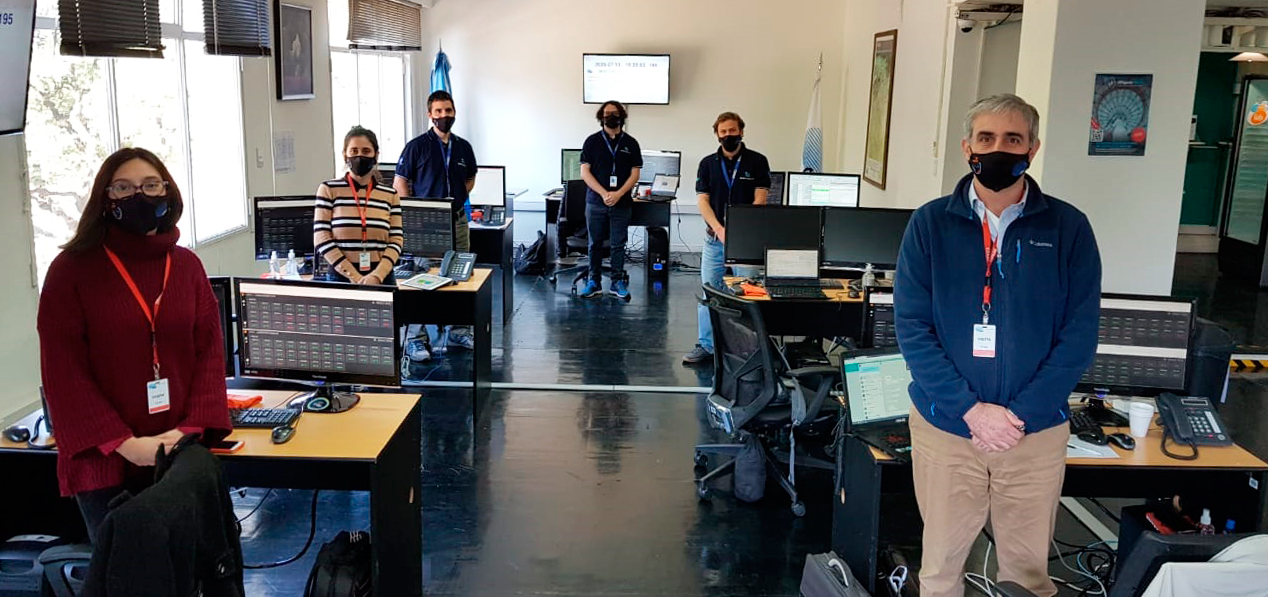 Los ingenieros durante uno de los simulacros de lanzamiento Los ingenieros durante uno de los simulacros de lanzamiento